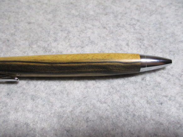 ペールムーンエボニー　キヌカオイル仕上げ　木軸ボールペン(シャープペンシル) 7枚目の画像