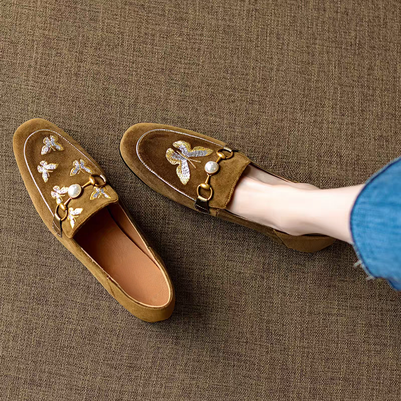 クールな本革フラットシューズ ビットローファー 感動ローファー ベルベット 刺繍 母の日 敬老の日 プレゼント 男性向け