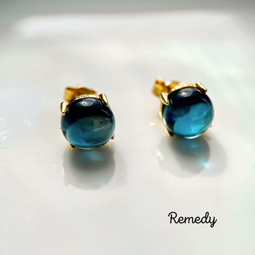 ロトンド】ロンドンブルートパーズ(8 mm)のスタッドピアス 18KGP