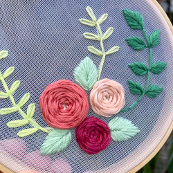 HOOP バラのチュール刺繍枠  ファブリックパネル 7枚目の画像