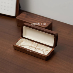 木製 メガネケース 眼鏡 小物入れ 収納ケース 名入れ チェリー材 ウォールナット材 贈り物 2枚目の画像