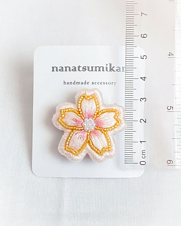 桜の刺繍ブローチ 8枚目の画像