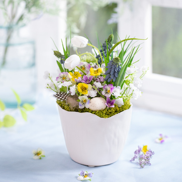 春のアレンジメント / 春の花々を使った寄せ植え風アレンジメント 5枚目の画像