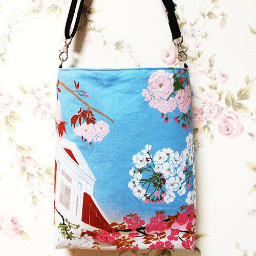 ☆ぷう 花柄サコッシュ ハンドメイド ☆ハンドメイド☆北欧風大きな花柄生地と帆布のサコッシュ