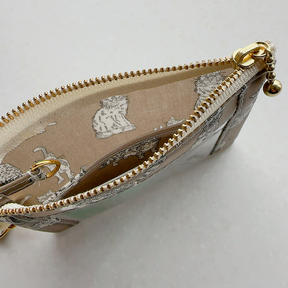 ラスト1点☆リバティC&S「ミャオウ」（ソイラテ）パスケース＆リールストラップ☆ラミネート☆PVC☆12㎝ファスナー 7枚目の画像