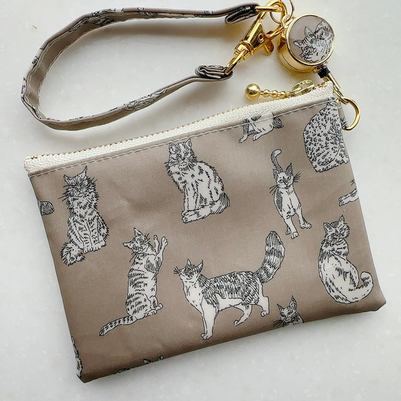 ラスト1点☆リバティC&S「ミャオウ」（ソイラテ）パスケース＆リールストラップ☆ラミネート☆PVC☆12㎝ファスナー 3枚目の画像