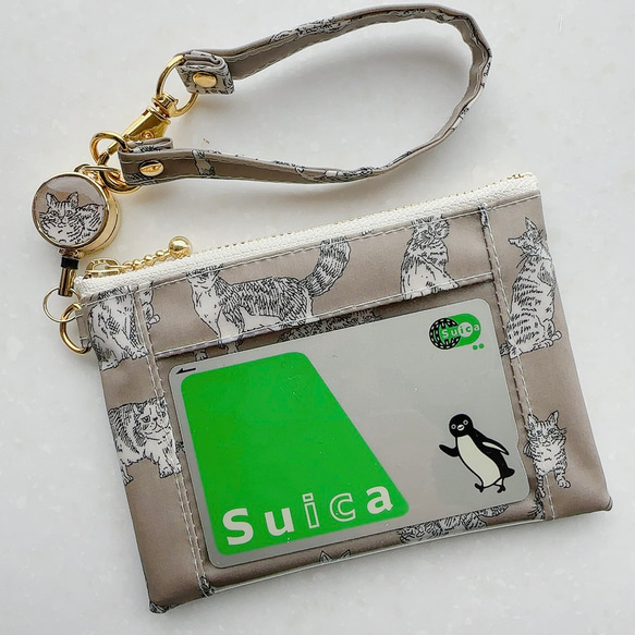 ラスト1点☆リバティC&S「ミャオウ」（ソイラテ）パスケース＆リールストラップ☆ラミネート☆PVC☆12㎝ファスナー 2枚目の画像