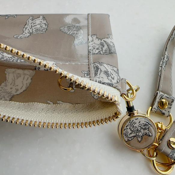 ラスト1点☆リバティC&S「ミャオウ」（ソイラテ）パスケース＆リールストラップ☆ラミネート☆PVC☆12㎝ファスナー 6枚目の画像