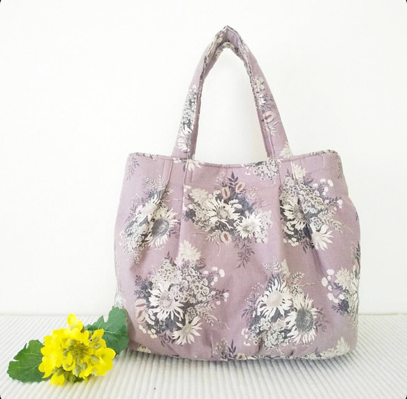 たっぷり入る❤︎花柄トートbag 1枚目の画像