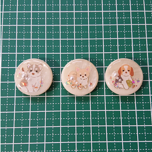 子犬のボタン☆5個 r24 犬/ボタン/カボション/動物 ボタン こうちゃん 