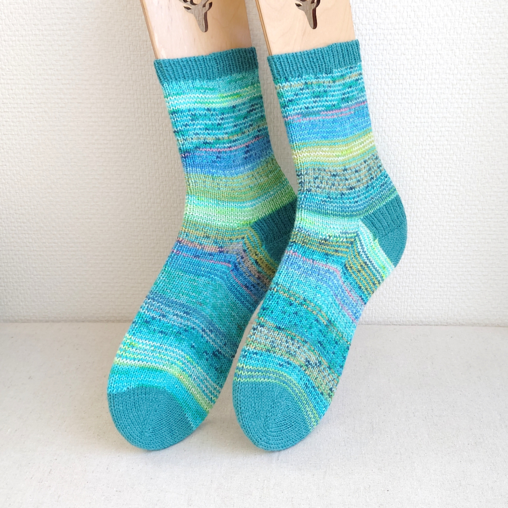 手編み靴下（10）水色×青×白