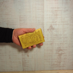 革カービング「名刺カード入れ：黄」 6枚目の画像