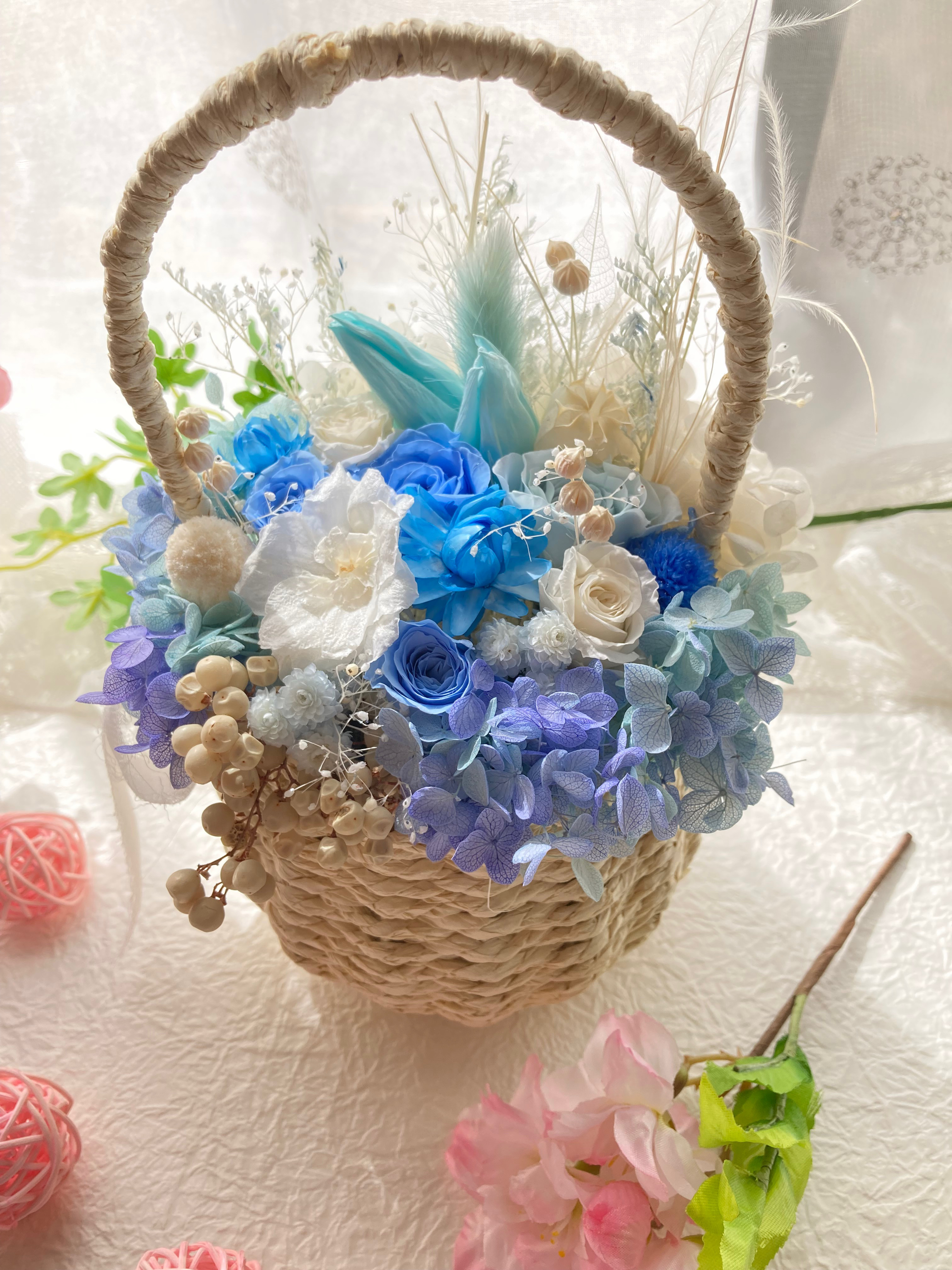 ラスト1点 希少なブルーチューリップのプリザーブドフラワーブルー系パステルかごアレンジ 敬老の日 晴れやか爽やかブルー