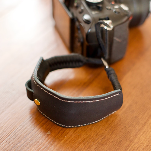 ワンハンドカメラリストストラップ ミラーレス、一眼レフ、スマホに 本