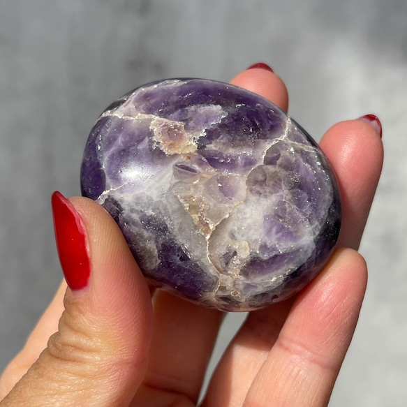 【インド産アメジスト（紫水晶）】パームストーン 握り石 鉱物 天然石 5枚目の画像