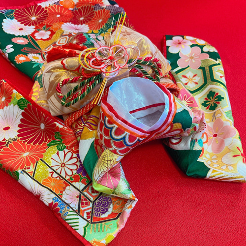 犬の着物✨本格大振袖 M 金彩入り正絹 グリーン系 犬服 ペット服