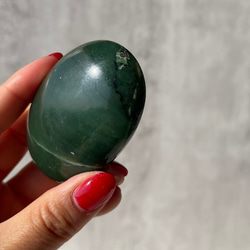 Green aventurine quartz【インド産 グリーンアベンチュリン】ジェイド パームストーン 砂金水晶 15枚目の画像