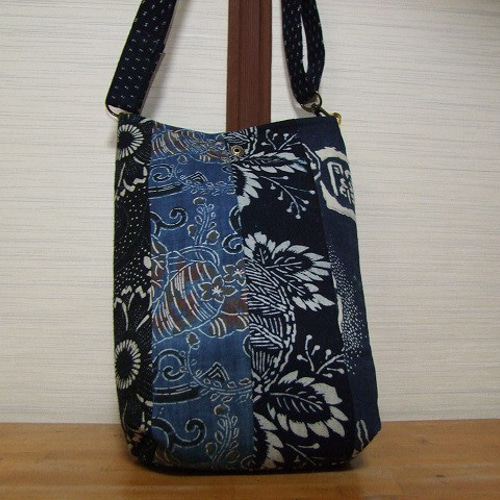 ハンドメイド・古布絣 リメイク スマホショルダー☆ スマホケース