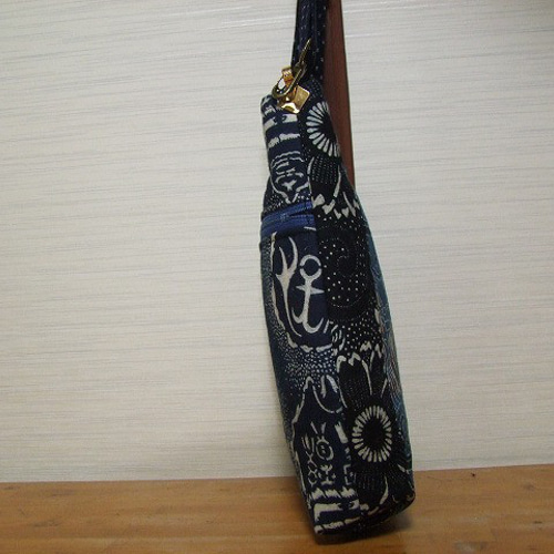 ハンドメイド・古布絣 リメイク スマホショルダー☆ スマホケース