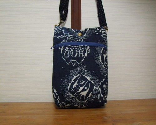 ハンドメイド・古布絣 リメイク スマホショルダー☆ スマホケース