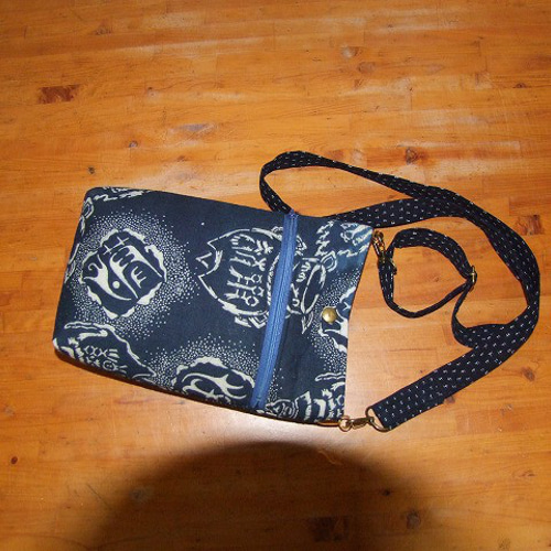 ハンドメイド・古布絣 リメイク スマホショルダー☆ スマホケース