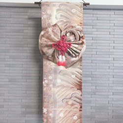 帯をリメイクした飾り結びのあるタペストリー お正月飾りに 玄関に