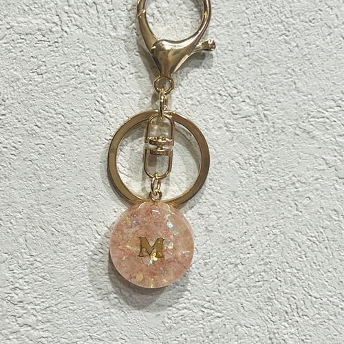 送料無料】幸せを呼ぶイニシャルさくら貝キーホルダー
