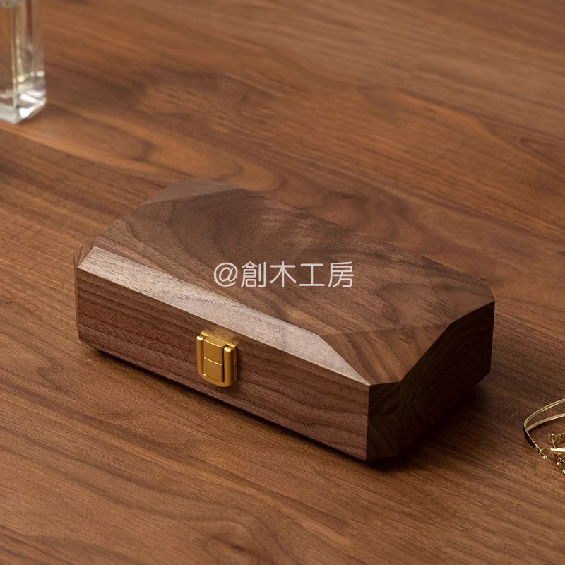 コンパクトサイズなアクセサリーケース 小物収納 イヤリング 指輪収納 女性 旅行 お出かけ 5,032円