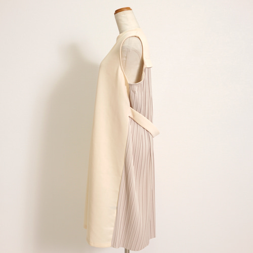 バックプリーツロングジレ(ivory) バックプリーツ ロング ジレ[品番：ORGW0008932]｜Eclat one