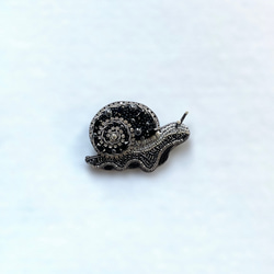 ビーズ刺繍のブローチ　-カタツムリ- snail 3枚目の画像