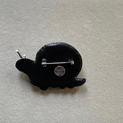 ビーズ刺繍のブローチ　-カタツムリ- snail 7枚目の画像