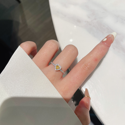 ハートモチーフ イエローダイヤモンド付きリングk18 指輪 