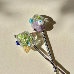 Pebble pins "Spring" (A)  ヘアピン お花 ミルフィオリ 小石モチーフ 春 母の日 誕生日 1枚目の画像