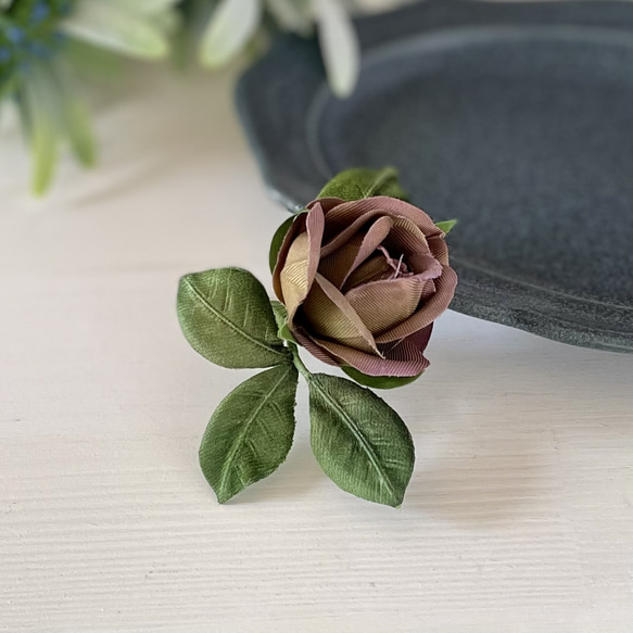 布花アンティーク薔薇のブローチ。 ブローチ 布花工房 rome325325 通販 