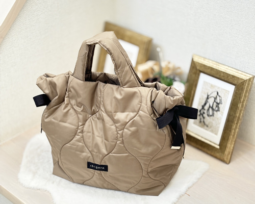 Aritzia☆ふわふわ 軽量 キルティング バッグ ラージ e3cbba698ae86553c2c496859006b0