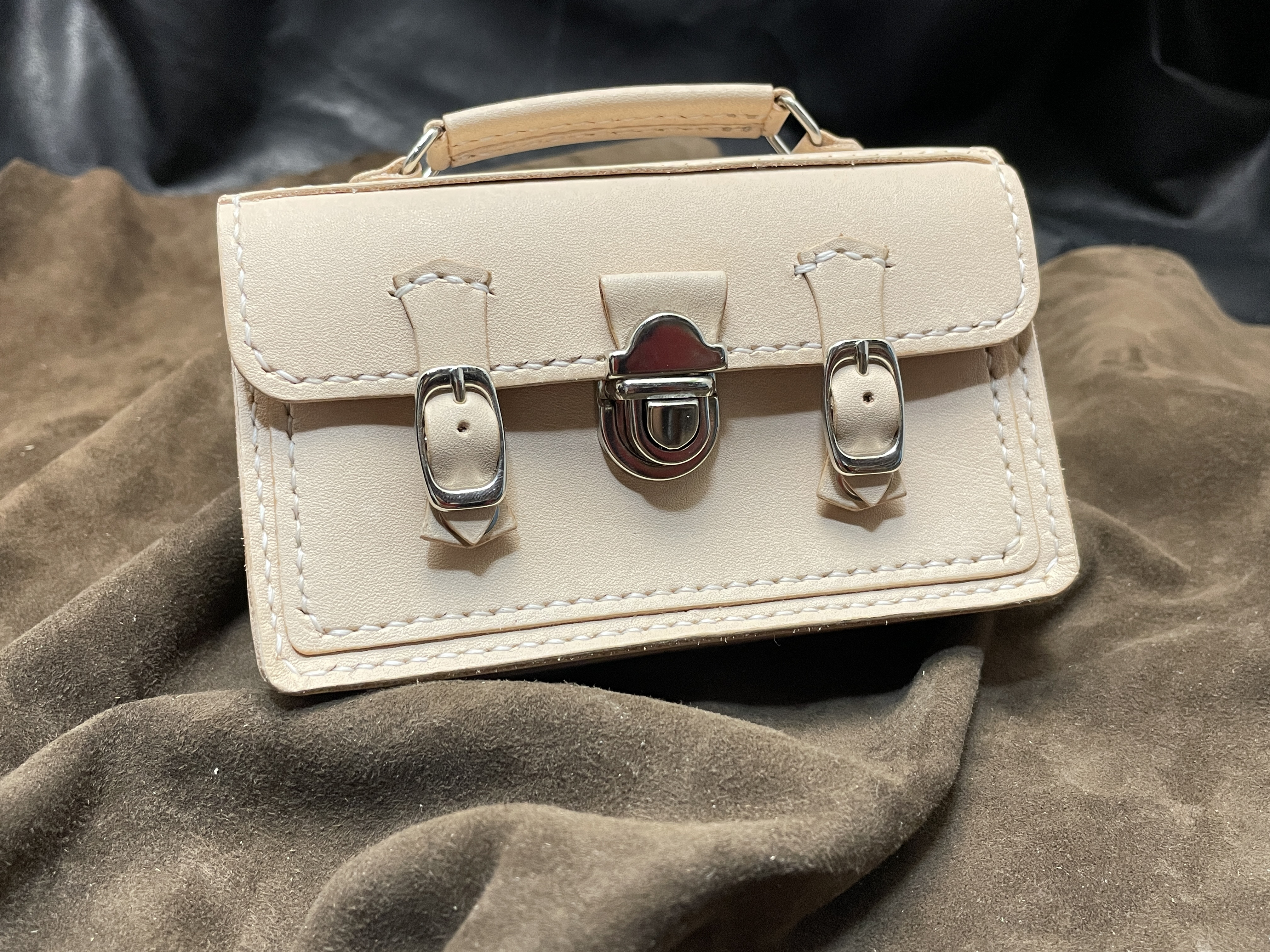 学生カバン型のタロットケース　スタンダードサイズ