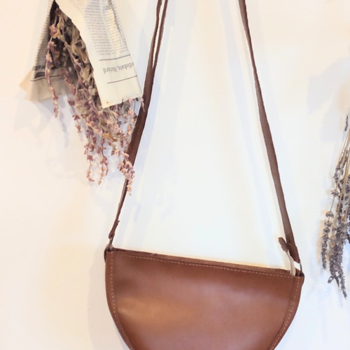 送料無料＊本革 ハーフムーン ショルダーバッグ マロンブラウン