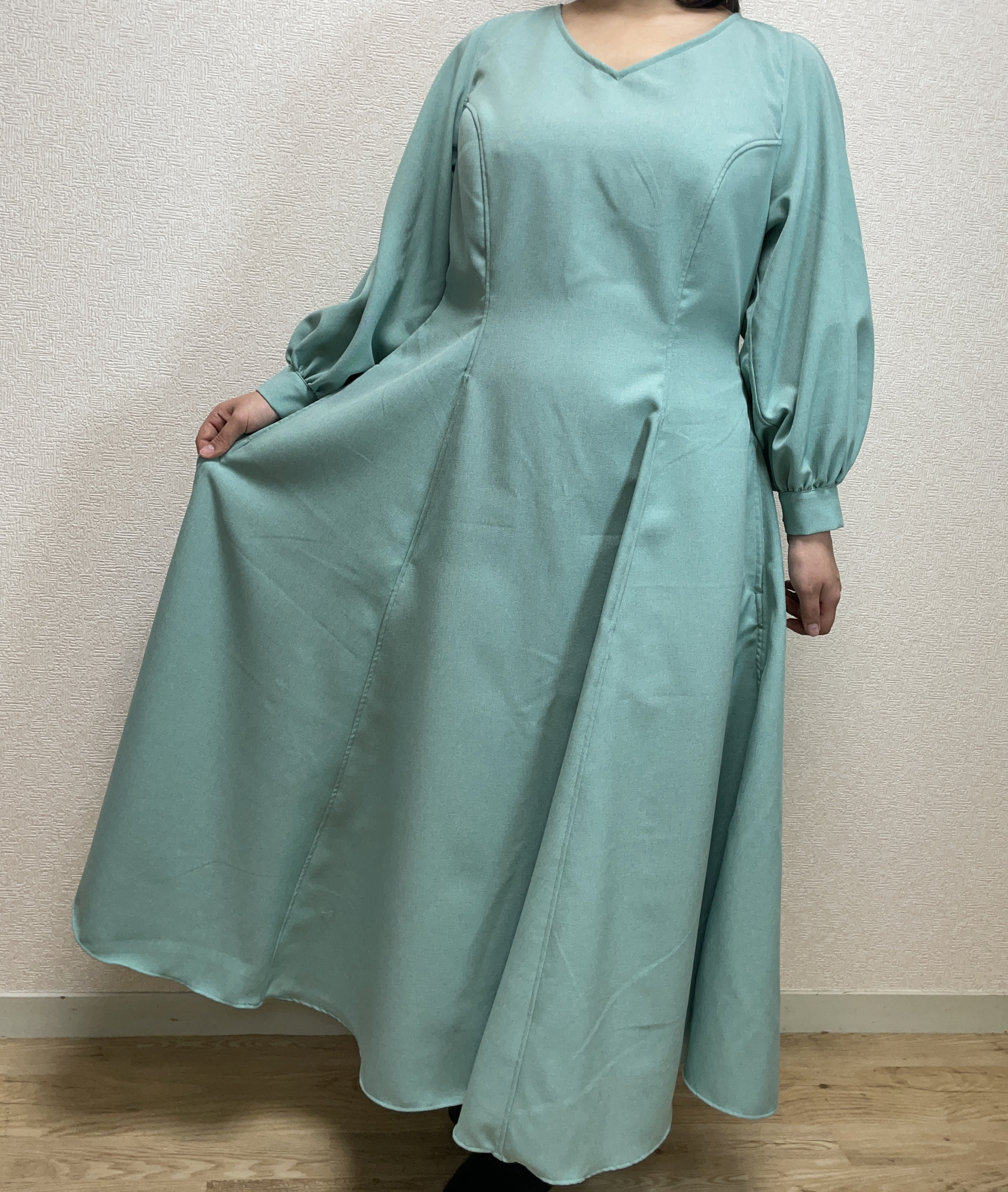 トロシャンブレーのVネックワンピース グラマーさん向け 低身長さん向け 脇ポケット付き シワになりにくい綿素材