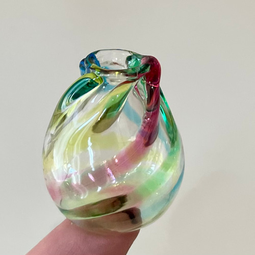 ガラスの虹色ちび花瓶♪ 一輪挿し・花瓶・花器 marucco 通販 17330225