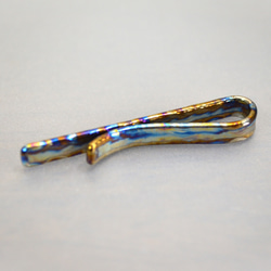 Titanium tie bar・鍛造純チタンネクタイピン５０mm=ブルーフレイムB= 3枚目の画像