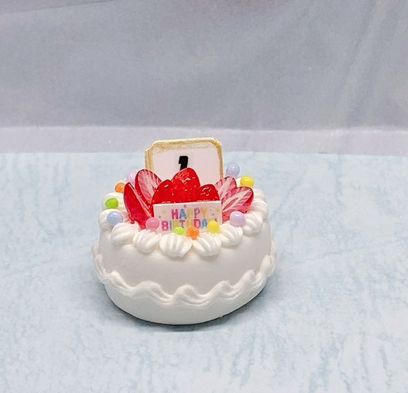 【ナンバーが入れられる】バースデーケーキ　NO.1　ミニチュアケーキ 2枚目の画像