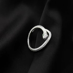 レディース　ファッションエレガント　シルバー蛇指輪 2枚目の画像
