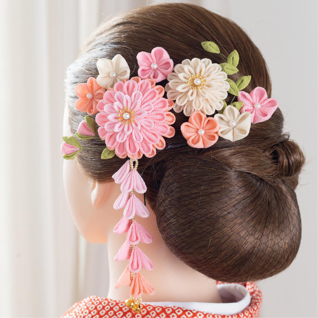 つまみ細工　髪飾り　ピンク　成人式　卒業式　結婚式　７５３　振袖　和装　着物　前撮り　七五三　金箔　水引　かすみ草　ヘア