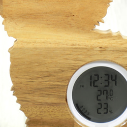 デジタル温・湿度計（時計付）仔猫（座り姿側面１）【木製（アカシア集成材）】（置き・掛け兼用） 6枚目の画像