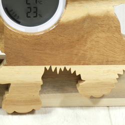 デジタル温・湿度計（時計付）仔猫（座り姿側面１）【木製（アカシア集成材）】（置き・掛け兼用） 7枚目の画像