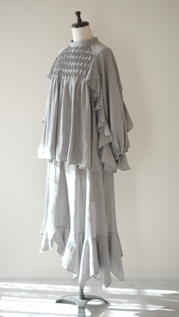 【SET UP】スモッキングシャツ＆アシンメトリースカート / light gray 4枚目の画像