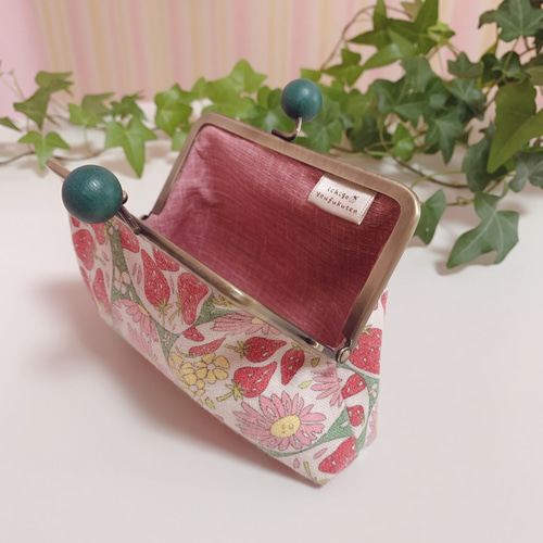 レトロ風可愛いいちご柄ほっこりがま口財布 がま口 苺洋服店 通販