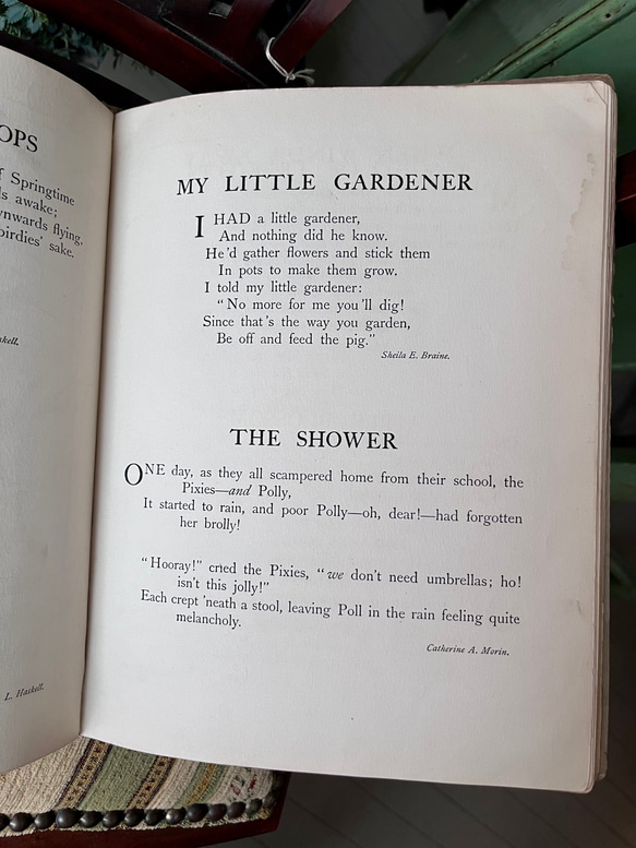 英国で出会った♪ アンティークの大型絵本 1910年代「A CHILD’S POSY」童謡/詩集 9枚目の画像