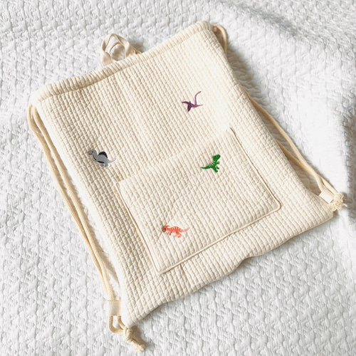 ナップサック型☆お着替え袋（ダイナソー） 日本製 ナップザック 巾着袋 体育着入れ 体操着入れ 体操着袋