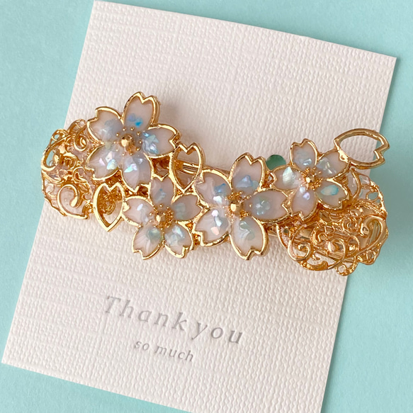 桜のヘアクリップ ブルー 青 シェル ホワイト レジン ヘアクリップ